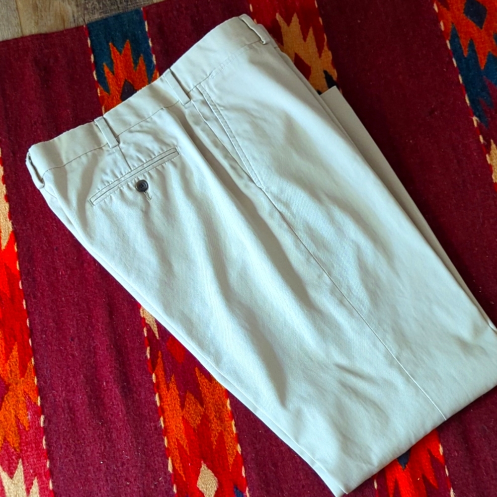 Eddie Bauer wrinkle resistant fat front pants